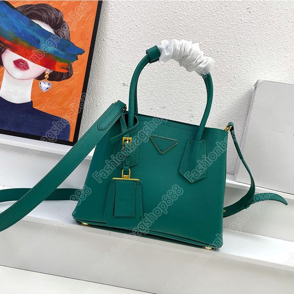 mini edition double handbag fashion small shopping bag same color leather triangle on the front metal engraved logo luxury designer totes le
mini edition double handbag fashion small shopping bag same color leather triangle on the front metal engraved logo luxury designer totes le
