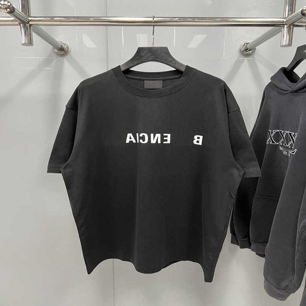 luxury designer's new men's women's short sleeved sportswear set shirt high edition 2023 summer new family authentic mirror l, White
luxury designer's new men's women's short sleeved sportswear set shirt high edition 2023 summer new family authentic mirror l, White