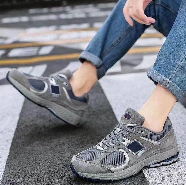 designer b2002r mens woman casual shoes breathable mesh n2002r grey sports trainers sneakers with box
designer b2002r mens woman casual shoes breathable mesh n2002r grey sports trainers sneakers with box