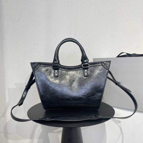 woman's brand designer bags handbag motorcycle bag series shoulder crossbody bags tote new fashion texture portable underarm bag camera
woman's brand designer bags handbag motorcycle bag series shoulder crossbody bags tote new fashion texture portable underarm bag camera
