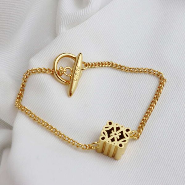 Classic designer bracelet jewelry Luxury fashion jewelrys 24K gold non fading Bracelets Female light luxury high sense Design Bracelet Gold Plated Jewelry
Classic designer bracelet jewelry Luxury fashion jewelrys 24K gold non fading Bracelets Female light luxury high sense Design Bracelet Gold Plated Jewelry