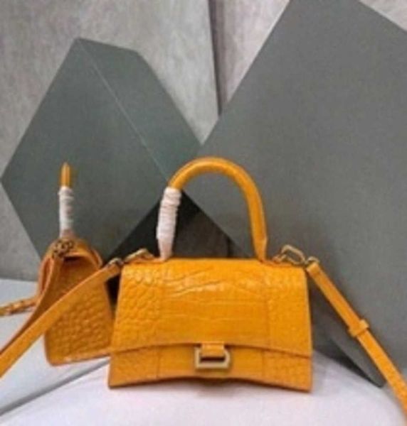 shoulder bags hourglass bag handbag designer ladies shiny crocodile embossed chains crossbody bag fashion leather half moon appearancei
shoulder bags hourglass bag handbag designer ladies shiny crocodile embossed chains crossbody bag fashion leather half moon appearancei