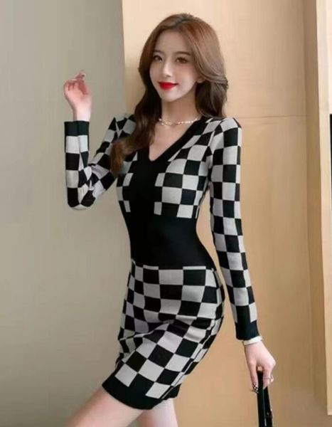 women skinny belt long sleeve hip dress spring autumn printing v-neck plaid slim ladies tight knitted dress elegant streetwear, Black;gray
women skinny belt long sleeve hip dress spring autumn printing v-neck plaid slim ladies tight knitted dress elegant streetwear, Black;gray