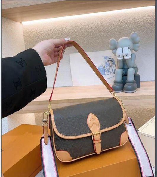 luxury marmont bag love heart wave pattern satchel shoulder bag chain handbags crossbody purse lady leather classic style tote bags fagubo
luxury marmont bag love heart wave pattern satchel shoulder bag chain handbags crossbody purse lady leather classic style tote bags fagubo