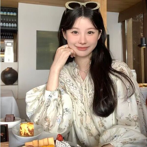 spring and autumn goddess's new retro french v-neck floral hollow shirt ladies' shirt women's blouses & shirts puff sleeve, White
spring and autumn goddess's new retro french v-neck floral hollow shirt ladies' shirt women's blouses & shirts puff sleeve, White