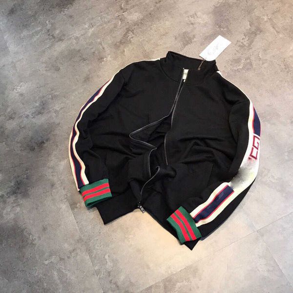 luxury designer's new men's women's short sleeved sportswear set shirt chaopai ancient+side letter ribbon half pull mock neck, Black
luxury designer's new men's women's short sleeved sportswear set shirt chaopai ancient+side letter ribbon half pull mock neck, Black