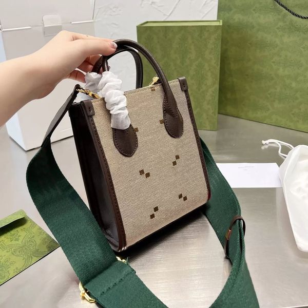 fashion small handbag crossbody bags clutch wallet 2023 designer tote bag retro phone bag famous brand letter pattern design, Black;red
fashion small handbag crossbody bags clutch wallet 2023 designer tote bag retro phone bag famous brand letter pattern design, Black;red