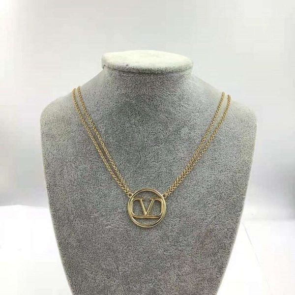 Classic Designer Necklace Jewelry Letter V Valentinolies jewelry Letter Collar Chain Necklaces Fashion Brass Material Sweater Chain Neckchain Female Jewelry
Classic Designer Necklace Jewelry Letter V Valentinolies jewelry Letter Collar Chain Necklaces Fashion Brass Material Sweater Chain Neckchain Female Jewelry