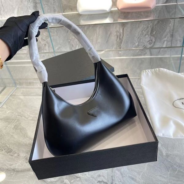 designer women's crescent bag style underarm simple solid color high appearance level commuting one shoulder cross body explosion commu
designer women's crescent bag style underarm simple solid color high appearance level commuting one shoulder cross body explosion commu