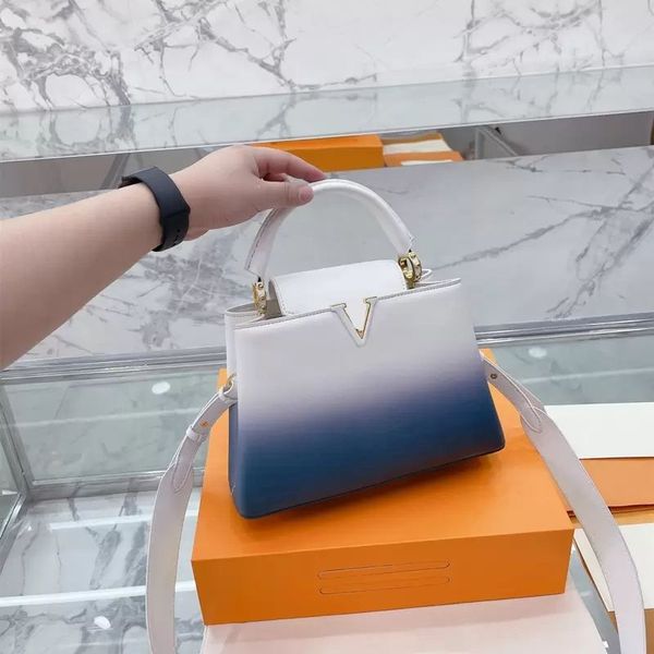 2023 capucines fashion women shoulder bags chain messenger bag leather handbags shell wallet purse ladies cosmetic crossbody tote m59699, Black;red
2023 capucines fashion women shoulder bags chain messenger bag leather handbags shell wallet purse ladies cosmetic crossbody tote m59699, Black;red