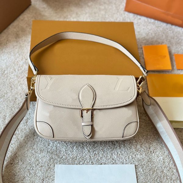 Fashion Designer Bags Shoulder Bag Tote Real Leather Old wer Diane Baguette Large Capacity Canvas Strap Emed Letters Colorful ral Multiple Colors, #1
Fashion Designer Bags Shoulder Bag Tote Real Leather Old wer Diane Baguette Large Capacity Canvas Strap Emed Letters Colorful ral Multiple Colors, #1