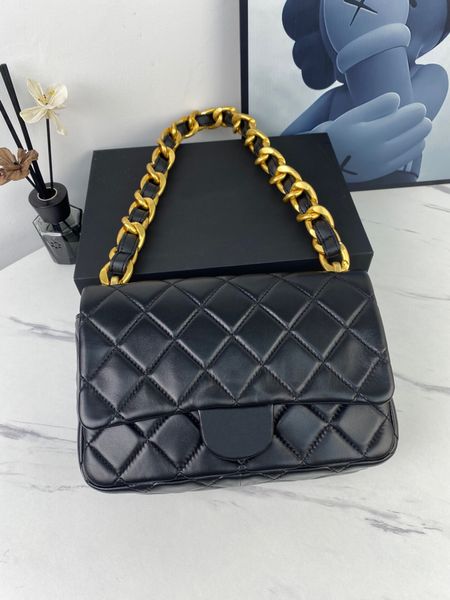 designer shoulder bag classic ringer mouth cover bag 18cm leather women's crossbody bag fashion handbag chain bag
designer shoulder bag classic ringer mouth cover bag 18cm leather women's crossbody bag fashion handbag chain bag