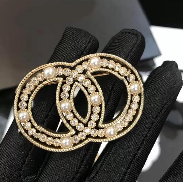 luxury designer pearl letter brooch suitable for suits high-quality fashion simple jewelry, Gray
luxury designer pearl letter brooch suitable for suits high-quality fashion simple jewelry, Gray