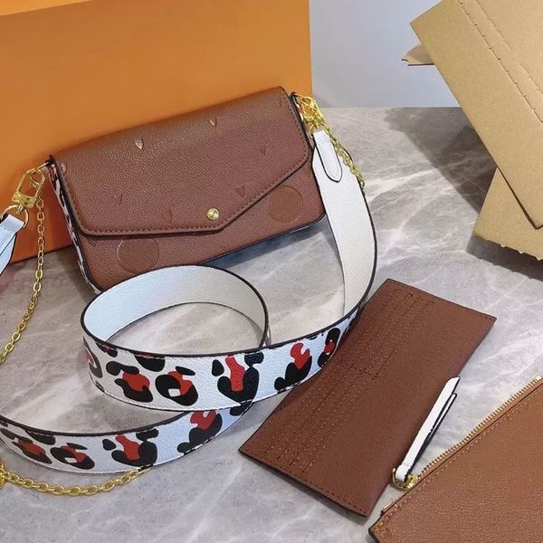 2023 luxury designer women square bag cartoon leopard pattern bags with wallet 21ss paris embossing leopard handbag retro leather pocket 21c, Black;red
2023 luxury designer women square bag cartoon leopard pattern bags with wallet 21ss paris embossing leopard handbag retro leather pocket 21c, Black;red