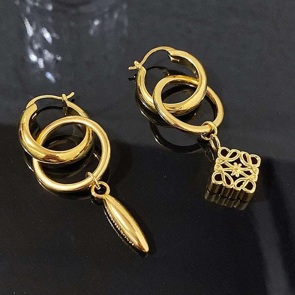 Classic designer earrings jewelry Luxury fashion jewelrys Mooncake Earrings Korean Version Trendy and Asymmetric out Square Earrings High Quality Necklace
Classic designer earrings jewelry Luxury fashion jewelrys Mooncake Earrings Korean Version Trendy and Asymmetric out Square Earrings High Quality Necklace