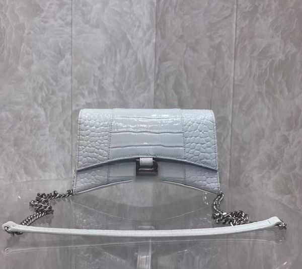 shoulder bags hourglass bag handbag designer ladies shiny crocodile embossed chain crossbody bag fashion leather half moon appearance 2022o
shoulder bags hourglass bag handbag designer ladies shiny crocodile embossed chain crossbody bag fashion leather half moon appearance 2022o