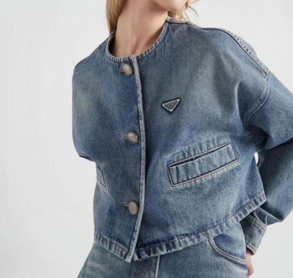 designer women two piece pants luxury clothing sets women's tracksuits inverted triangle denim jackets coat with shorts 2pcs suit outfi, White
designer women two piece pants luxury clothing sets women's tracksuits inverted triangle denim jackets coat with shorts 2pcs suit outfi, White