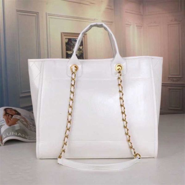 2023 soft face handle large zipper hidden pocket beach bag shopping capacity casual tote
2023 soft face handle large zipper hidden pocket beach bag shopping capacity casual tote
