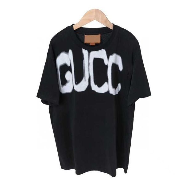 2023 womens designer t shirt tracksuit quality high edition summer korean large letter couple loose relaxed sports sleeve t-shirt, White;black
2023 womens designer t shirt tracksuit quality high edition summer korean large letter couple loose relaxed sports sleeve t-shirt, White;black