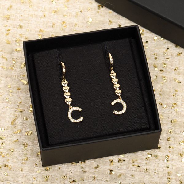 2023 luxury quality charm drop earring with diamond and heart shape chain design have box stamp ps7801a, Golden
2023 luxury quality charm drop earring with diamond and heart shape chain design have box stamp ps7801a, Golden