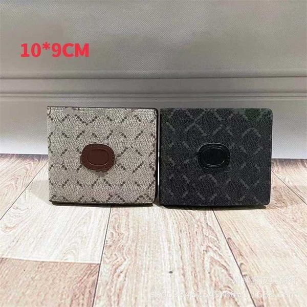 2023 new men's wallet solid color printing across square short half fold wallet open leather
2023 new men's wallet solid color printing across square short half fold wallet open leather