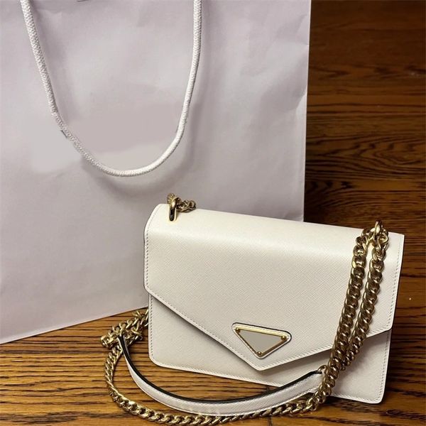shopping designer handbag nylon lining crossbody bags for women party flip closure borsa traditional design style with enamel tag luxury bag
shopping designer handbag nylon lining crossbody bags for women party flip closure borsa traditional design style with enamel tag luxury bag