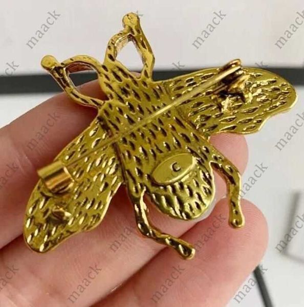fashion bee charm pins brooches for mens and women designer jewelry party wedding lovers gift jewelry engagement with box m230411, Gray
fashion bee charm pins brooches for mens and women designer jewelry party wedding lovers gift jewelry engagement with box m230411, Gray