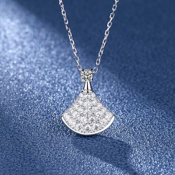 mosan diamond sterling silver s925 skirt necklace baojia 18k three-layer electroplating process au750d color american vvs
mosan diamond sterling silver s925 skirt necklace baojia 18k three-layer electroplating process au750d color american vvs