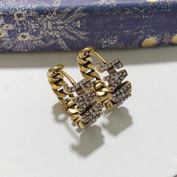 23 new luxury earrings designer earrings diamond yellow letter earrings retro travel fashion matching wedding ceremony engagement, Golden;silver
23 new luxury earrings designer earrings diamond yellow letter earrings retro travel fashion matching wedding ceremony engagement, Golden;silver