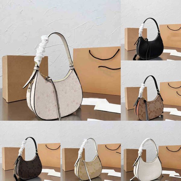 shoulder bags casual underarm oval bags women print handbag shoulder leather designer brand female luxury purses 220309
shoulder bags casual underarm oval bags women print handbag shoulder leather designer brand female luxury purses 220309