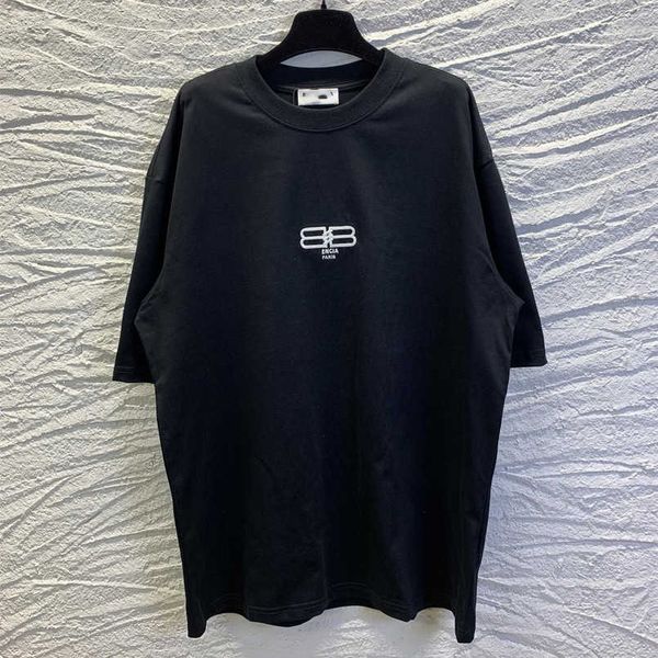 2023 womens designer t shirt tracksuit high edition 2023 summer family double embroidery mesh red loose sleeve t-shirt, White;black
2023 womens designer t shirt tracksuit high edition 2023 summer family double embroidery mesh red loose sleeve t-shirt, White;black