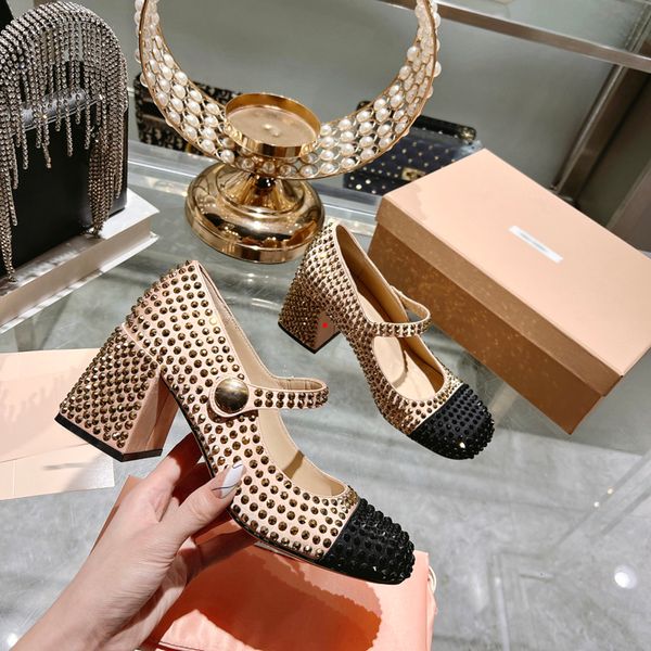 2023 fashion designer high heels dress shoes sandals women luxury glitter rivets triple black white patent leather suede party womens weddin
2023 fashion designer high heels dress shoes sandals women luxury glitter rivets triple black white patent leather suede party womens weddin