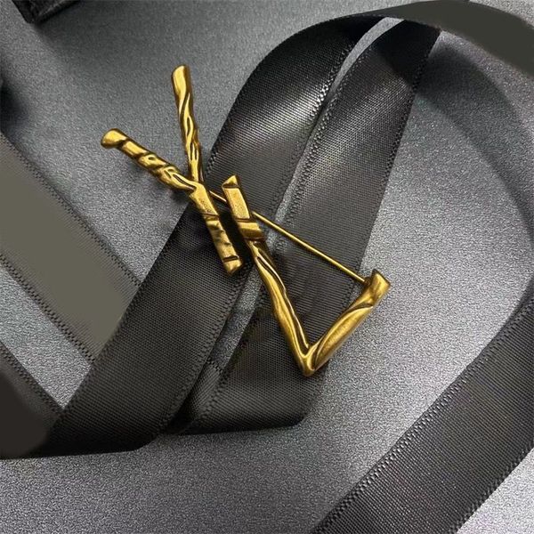 engraved letter pattern brass crocodile texture brooch for women fashion large gold plated heavy duty hyperbole vintage designer brooches go, Gray
engraved letter pattern brass crocodile texture brooch for women fashion large gold plated heavy duty hyperbole vintage designer brooches go, Gray