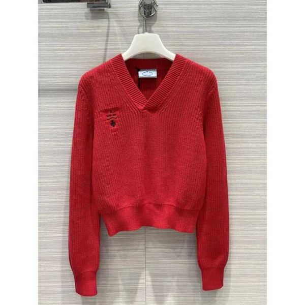 luxury designer women t shirt shirt autumn korean trend versatile simple casual solid v-neck long sleeve knitted top, White;black
luxury designer women t shirt shirt autumn korean trend versatile simple casual solid v-neck long sleeve knitted top, White;black