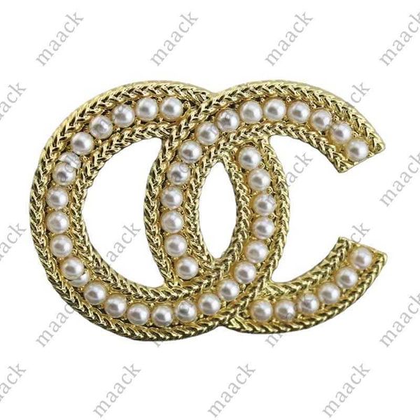 luxury pearls crystal brooches designer brand letter broach jewelry for women jewlery style m230410, Gray
luxury pearls crystal brooches designer brand letter broach jewelry for women jewlery style m230410, Gray