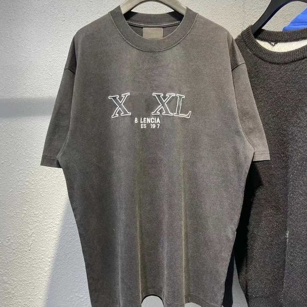 luxury designer women t shirt original autumn/winter embroidery loose personalized sleeve t-shirt, White;black
luxury designer women t shirt original autumn/winter embroidery loose personalized sleeve t-shirt, White;black