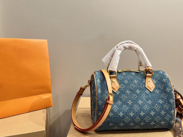 classic women's bags designer bags fashion denim bags pillow bags luxury totes casual shopping bags zipper retro versatile blue
classic women's bags designer bags fashion denim bags pillow bags luxury totes casual shopping bags zipper retro versatile blue