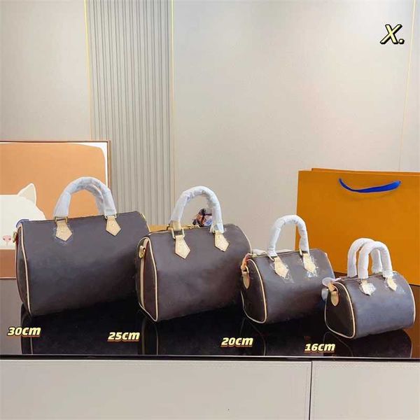 2023 spring new presbyopia boston mini pillow bag handheld one shoulder diagonal straddle women's colorful belt
2023 spring new presbyopia boston mini pillow bag handheld one shoulder diagonal straddle women's colorful belt