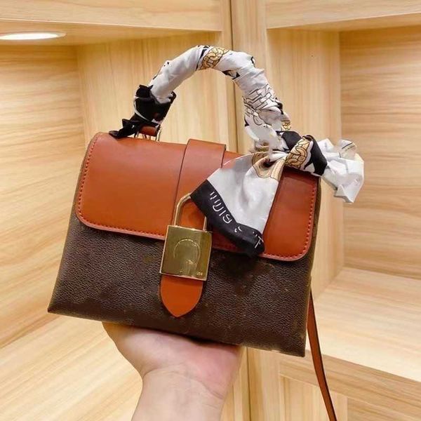 women's bag new handbag fashion contrast color postman classic old style flower shoulder crossbody
women's bag new handbag fashion contrast color postman classic old style flower shoulder crossbody
