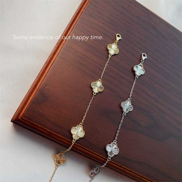 

fu shi 925 jewelry light luxury small group student advanced sense gifts to girlfriend pure silver four leaf grass five flower bracelet, Golden;silver