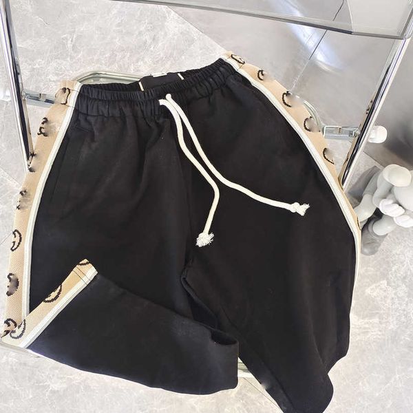 2023 womens designer t shirt tracksuit shirt family reflective 3m side ribbon 23 spring summer couple five-piece beach pants shorts, Black
2023 womens designer t shirt tracksuit shirt family reflective 3m side ribbon 23 spring summer couple five-piece beach pants shorts, Black