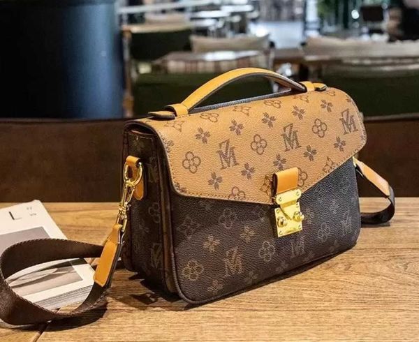 luxurys designers crossbody bag women handbag messenger bags oxidizing leather elegant shoulder bags crossbody bag tote m4483
luxurys designers crossbody bag women handbag messenger bags oxidizing leather elegant shoulder bags crossbody bag tote m4483