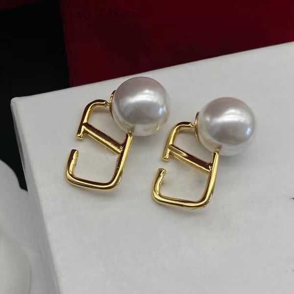 stud womens earrings jewelry designer earring ear studs letter v diamonds luxurys golden fashion silver needle copper for ladies birthday pa, Golden;silver
stud womens earrings jewelry designer earring ear studs letter v diamonds luxurys golden fashion silver needle copper for ladies birthday pa, Golden;silver