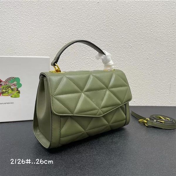 2023 original cowhide embroidery crossbody bag exquisite handmade for women in shoulder bags the details are perfect wallet, Black;red
2023 original cowhide embroidery crossbody bag exquisite handmade for women in shoulder bags the details are perfect wallet, Black;red