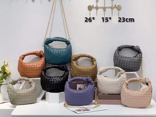 designer bag crescent-shaped female bag cowhide feel soft highlight noble and elegant
designer bag crescent-shaped female bag cowhide feel soft highlight noble and elegant