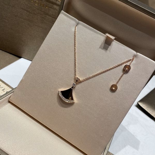 fashion clover necklace bracelet choker necklace collares punk vintage chunky thick link chain for women copper c-letter necklaces statement, Silver
fashion clover necklace bracelet choker necklace collares punk vintage chunky thick link chain for women copper c-letter necklaces statement, Silver