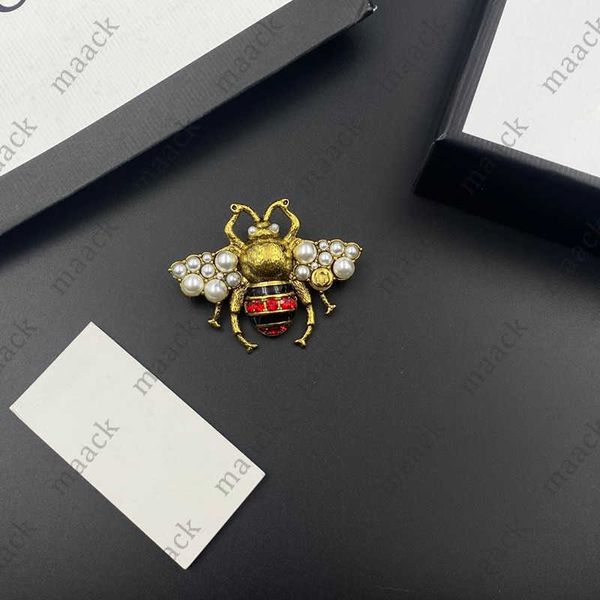 with box european us style geometric luxury pins with tassels 18k gold women brooches trend coat accessories bees brooch m230410, Gray
with box european us style geometric luxury pins with tassels 18k gold women brooches trend coat accessories bees brooch m230410, Gray