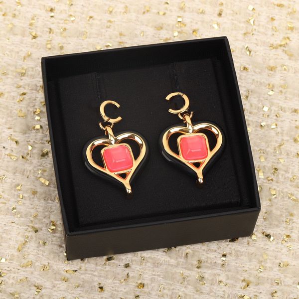 2023 luxury quality charm dorp earring with white black red color design have box stamp heart shape ps7804a, Golden
2023 luxury quality charm dorp earring with white black red color design have box stamp heart shape ps7804a, Golden