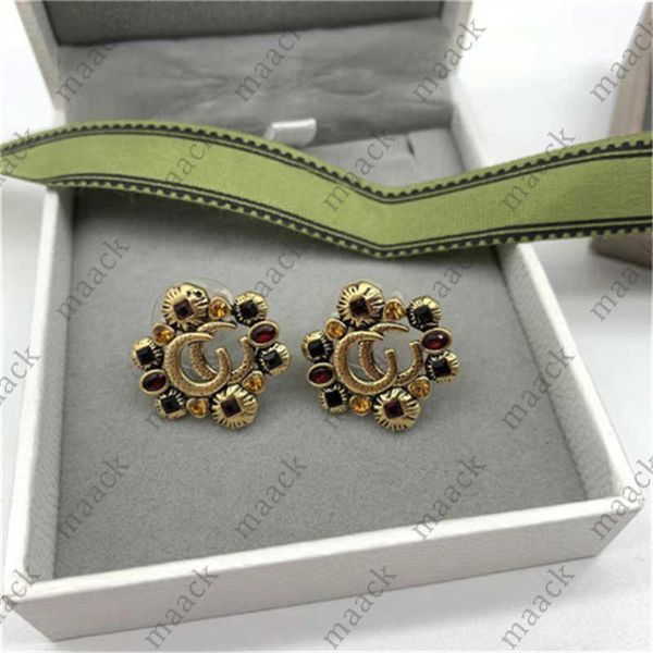 european and american pins color diamond hollow brass fashion diamond letter brooch temperament trend coat suit accessories female m230410, Gray
european and american pins color diamond hollow brass fashion diamond letter brooch temperament trend coat suit accessories female m230410, Gray