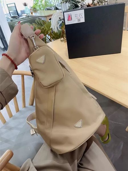 2023 geometric design crossbody bag high-quality nylon fabric solid color backpack large-capacity portable outdoor chest bags, Black;red
2023 geometric design crossbody bag high-quality nylon fabric solid color backpack large-capacity portable outdoor chest bags, Black;red